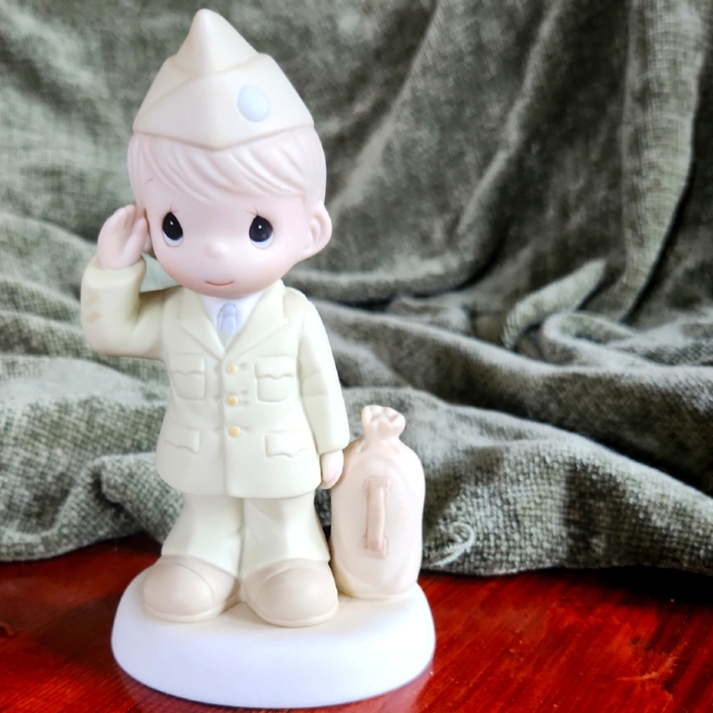 Bless Those Who Have Served ☆ Precious Moments Statue Figurine ☆ Beautiful